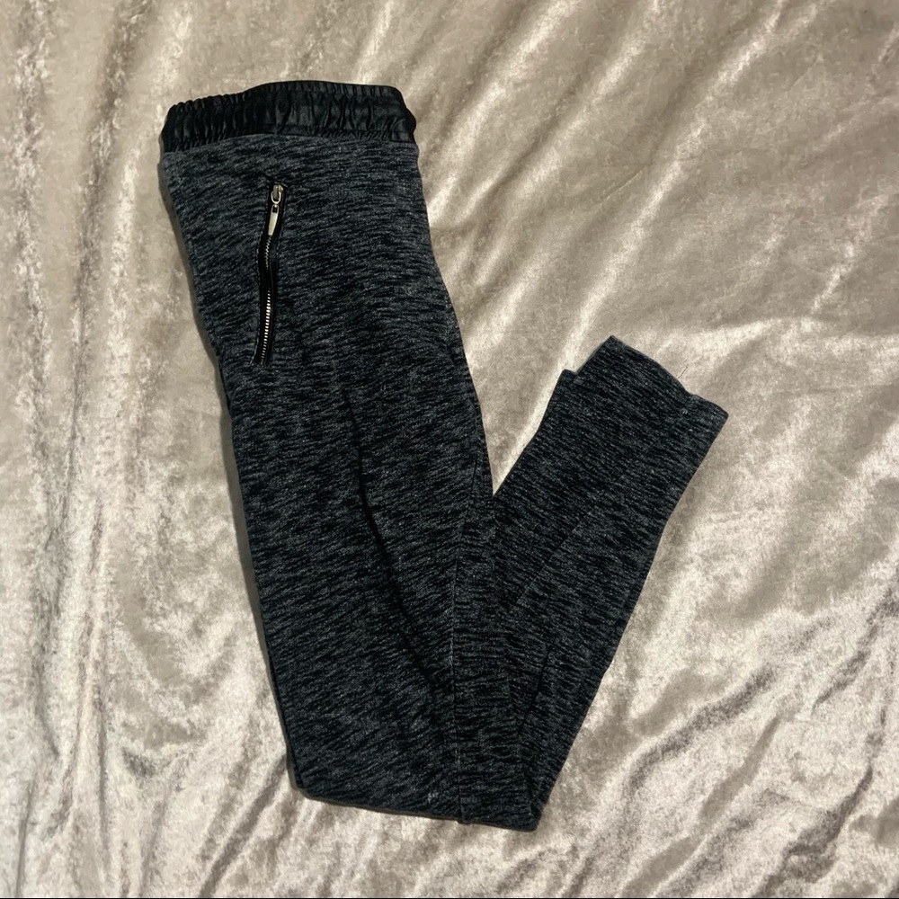 ✨Grey joggers with pockets✨